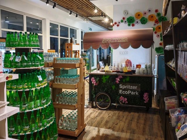 Serene Eco-friendly Park with a cosy Cafe