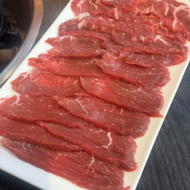 原鄉牧養，台灣牛新鮮直送🐮總是人潮滿滿的好吃的饗牛火鍋🍲