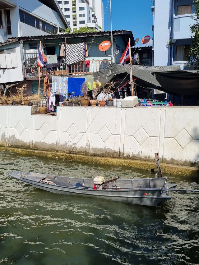 Phra Sumen Fort