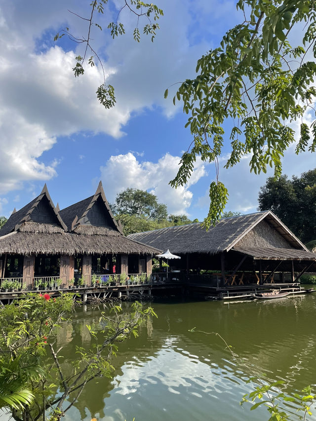 เดินชมตลาดเมืองมัลลิกา 🛍️
