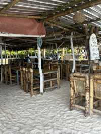 Warung Surfer Beach, Mandalika: Good Food, Great Waves 🌊🍽️