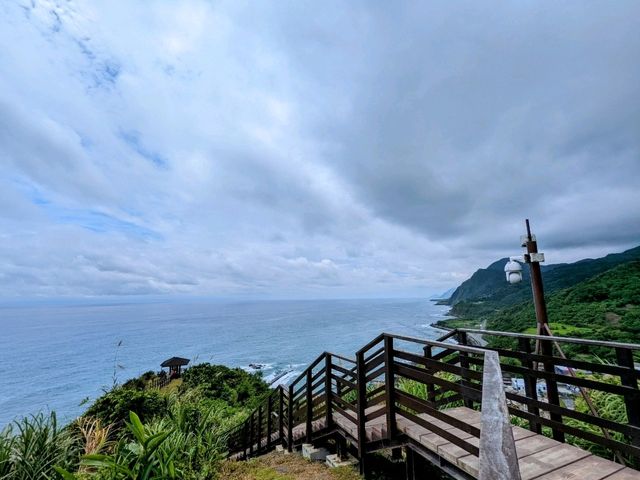 花東海岸-大石鼻山，登山望海、吃飛魚卵香腸！