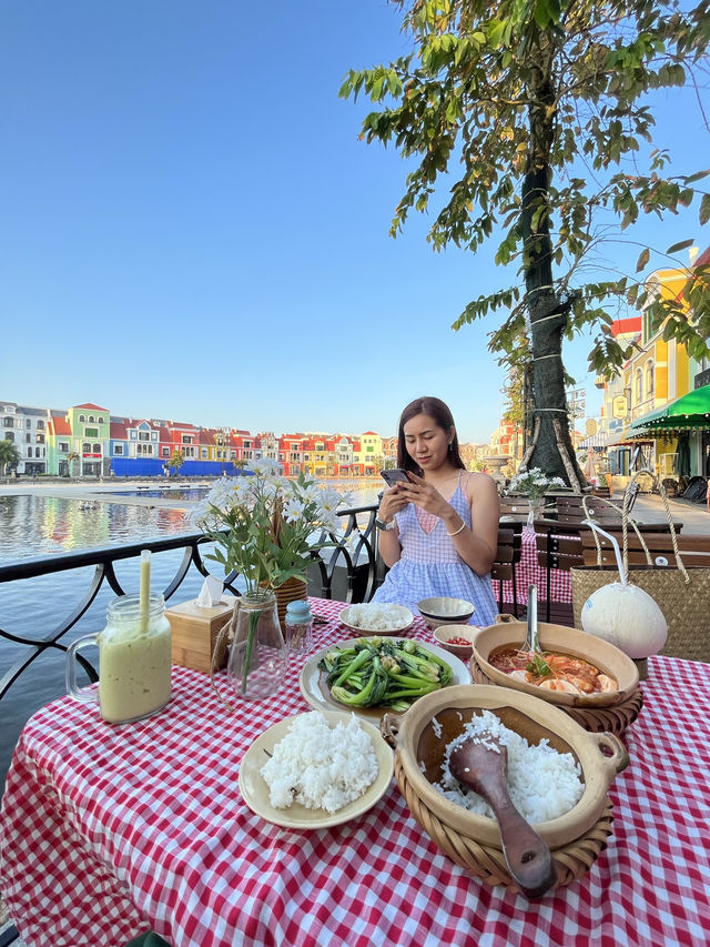 ล่องเรือชมวิว Grand World Phu Quoc 🇻🇳