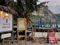 Pineapple Surf Club คาเฟ่บรรยากาศสุดชิล