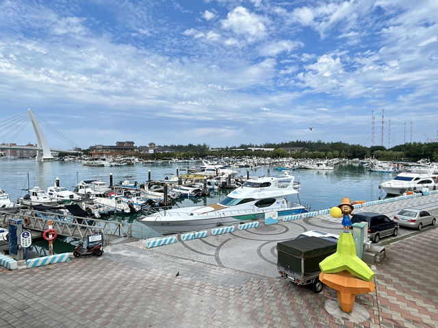 📚☕ A Lazy Genius’s Guide to Tamsui Fisherman Wharf: Books, Brews & Sea Views