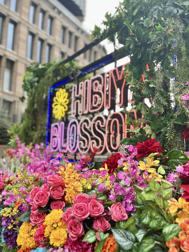 Blooming Flowers at Hibiya Midtown! 🌸🌷