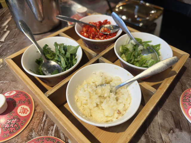 食在尖沙咀 | 龍鳳呈祥火鍋雞煲 | 懷舊氛圍下品嚐特色雞煲