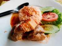 "เรือนไม้ไทยใหญ่" ร้านขนมและอาหารไทย