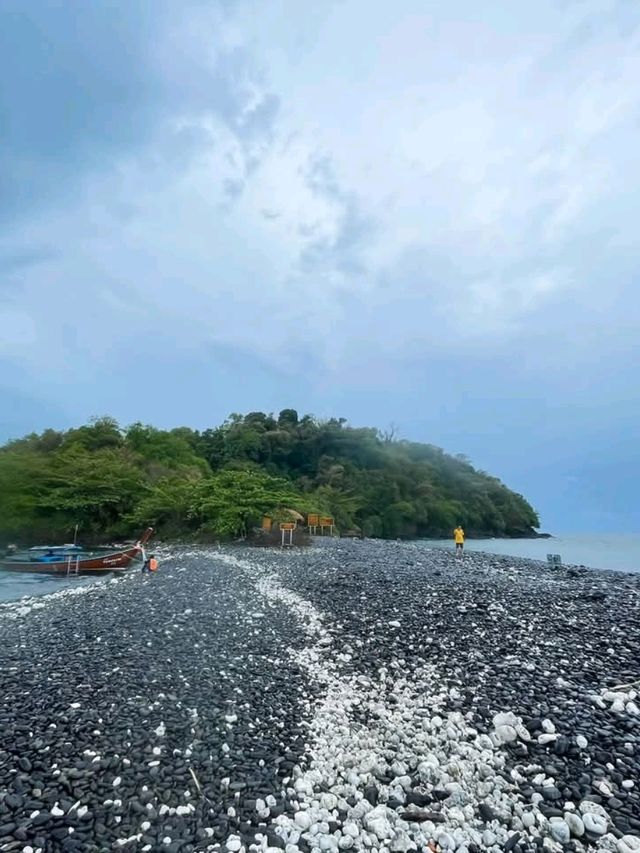 เกาะหินงามในวันฟ้าปิด