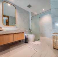 ที่พัก และคาเฟ่ ริมทะเลขนอม