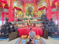 วัดเพชรสุวรรณเป็นวัดที่สวยงามแห่งหนึ่งใน เพชรบุรี