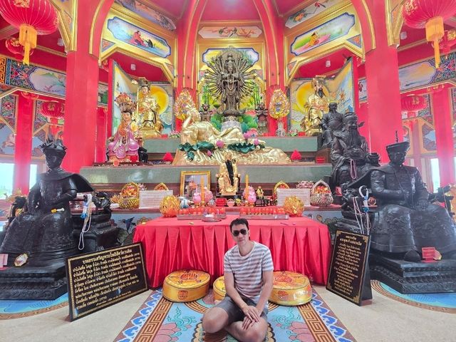 วัดเพชรสุวรรณเป็นวัดที่สวยงามแห่งหนึ่งใน เพชรบุรี