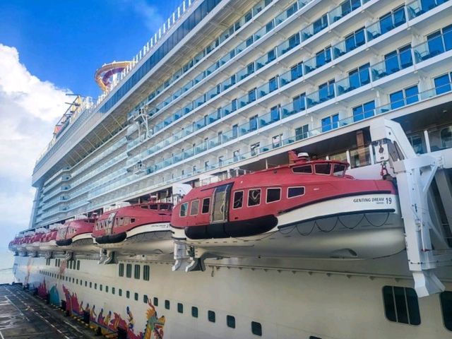 "Ocean Escapes: The Luxe Voyage with Resorts World Cruises"