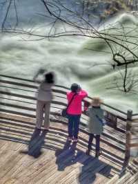 Epic Views and Wild Trails: Exploring the Majestic Tiger Leaping Gorge (虎跳峡)