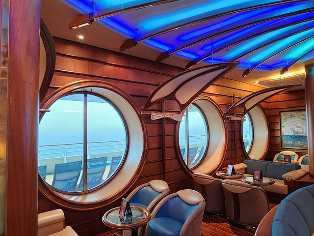🚢 Freedom of the Seas Review: A Perfect Mix of Thrills & Relaxation! 🌊✨