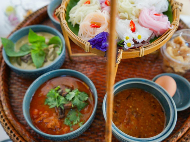 ที่สุดแห่งขนมจีนต้องที่นี่ ขนมจีนเส้นสีแห่งเขาค้อ