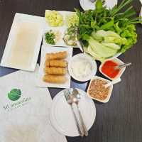 ทานแหนมเนือง ริมแม่น้ำปิง - วีที แหนมเนือง