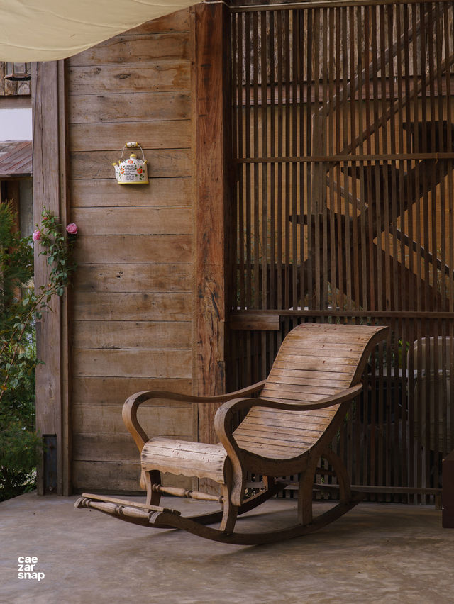 Clay Wood คาเฟ่บรรยากาศต่างจังหวัดในกรุง