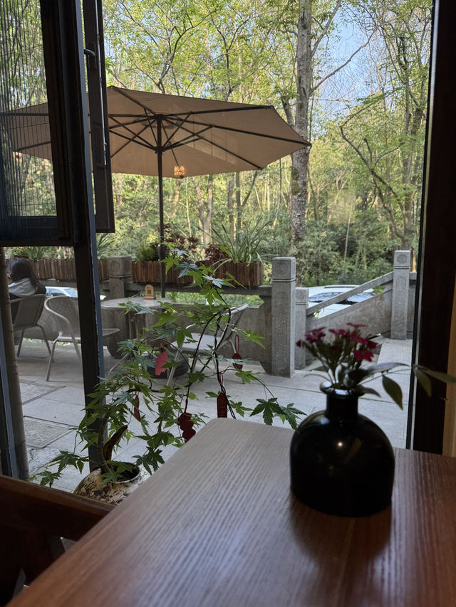 Yoga villa near Lingyin temple. 