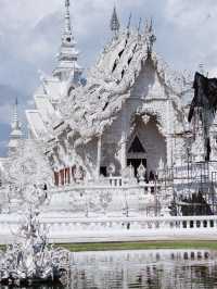 เที่ยววัดร่องขุ่น วัดดังแห่งจังหวัดเชียงราย