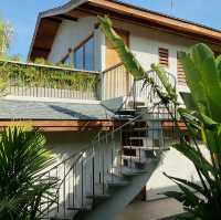 A Coastal Sanctuary of Luxury and Serenity