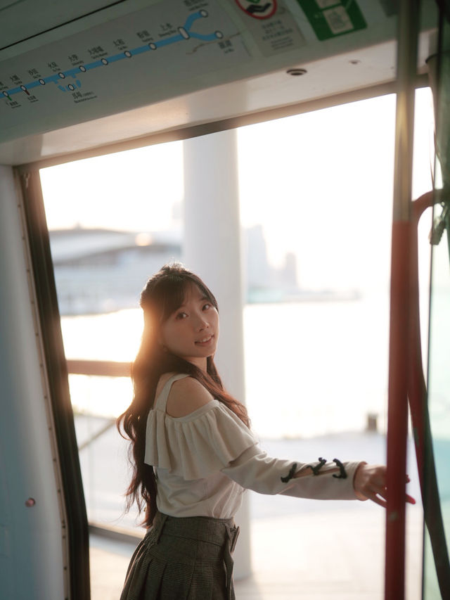 **🌊【灣仔打卡新熱點】退役「烏蠅頭」列車進駐海濱站！維港景觀+鐵路迷必朝聖🚆