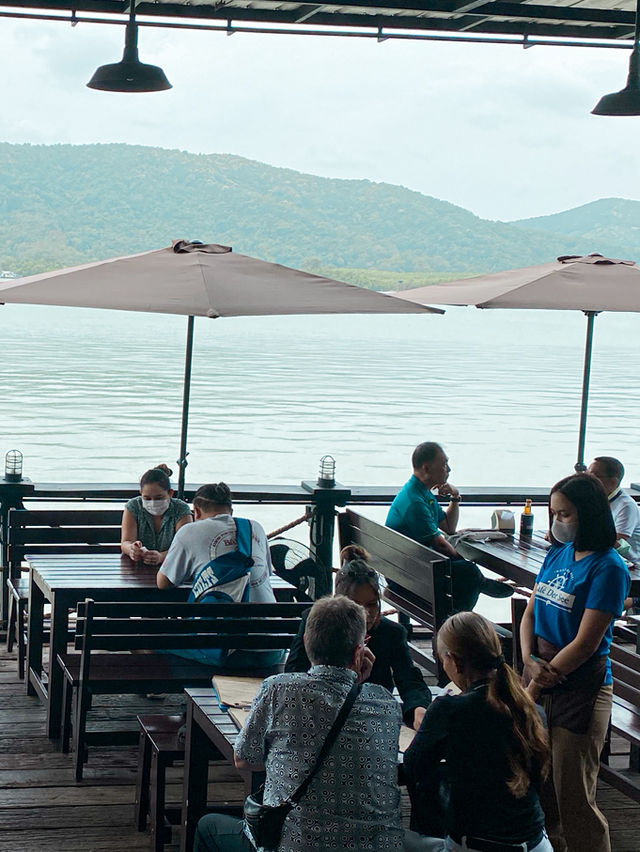 Charming lakeside cafe in Songkhla