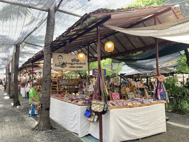 ที่เที่ยวสายชิคสายแนว “กาดบะป๊าว”
