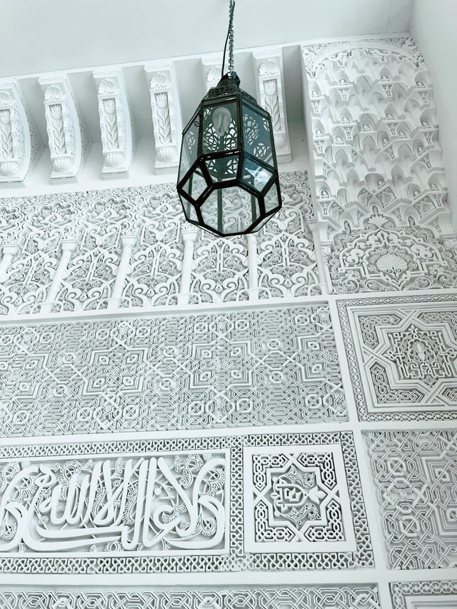 Day 2 Mid-Morning Pause: A Taste of Arabia at Moza Restaurant