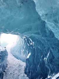 ❄️ 冰島藍冰洞（Blue Ice Caves） — 冰川奇觀中的夢幻世界
