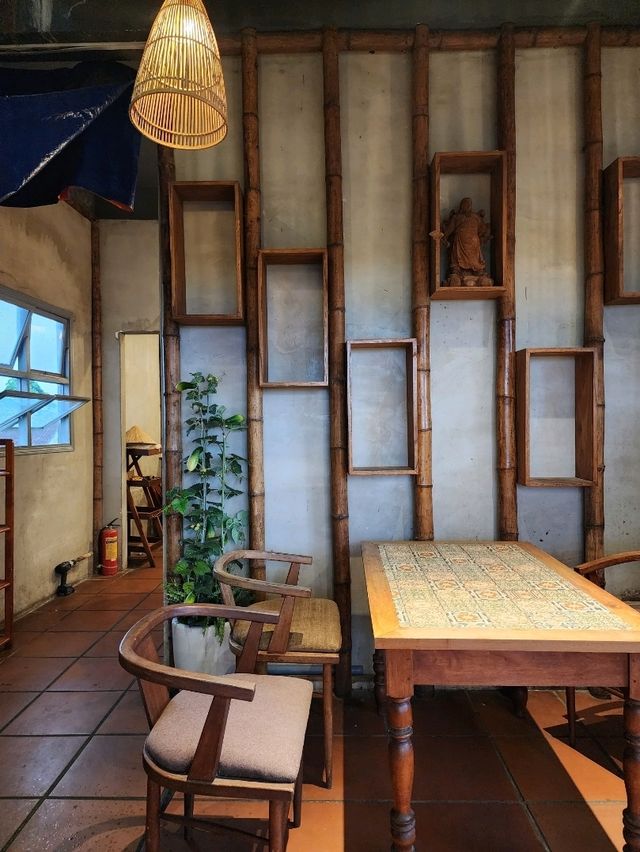 【ホイアン/ベトナム】旧市街の街並みを見下ろせれるカフェ