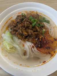 What to Expect in Heshun When It Rains: Food, Fog, and Friendly Hosts
