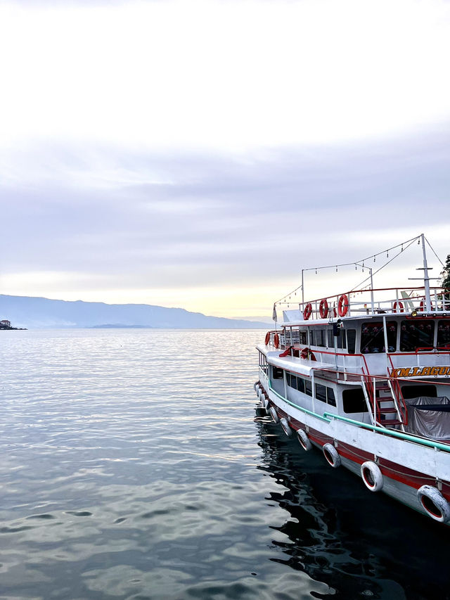Pantai Bebas Parapat: A Must-Visit Lake Toba Lakeside Park