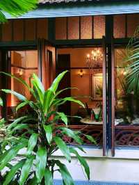 🌿✨ Bangkok’s Hidden Gem: Ariyasomvilla – A Thai Heritage Retreat! ✨🌿