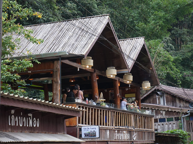  Escape to Mae Kampong: Nature & Chill Vibes Only! 
