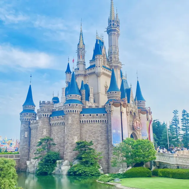 โตเกียวดิสนีย์แลนด์ (ดิสนีย์บนบก)