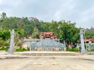 A small temple on a tiny island in Van Don