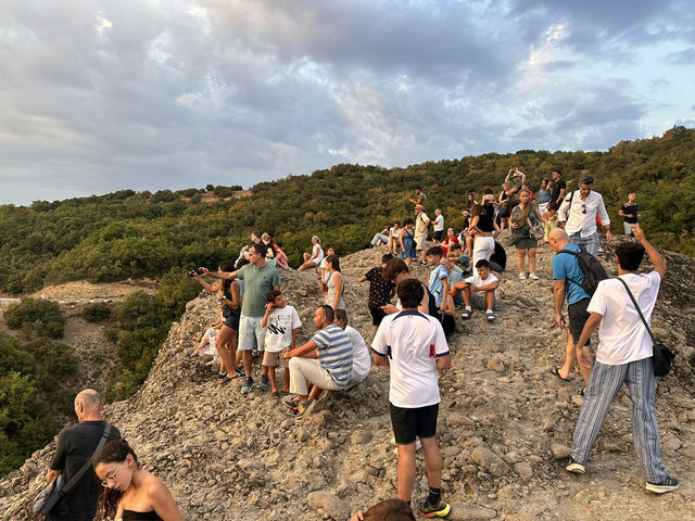 【メテオラ｜天空の修道院と絶景に圧倒される！ギリシャの世界遺産】