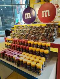   🍫M&M’s World 紐約旗艦店｜可愛到忍不住手滑的彩色世界！