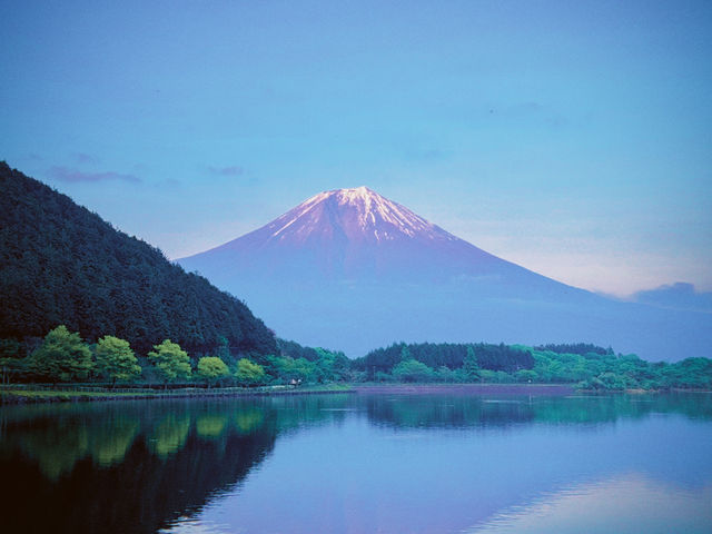 ทะเลสาบทานูกิ (Lake Tanuki / 田貫湖) — ทะเลสาบเล็ก ๆ 