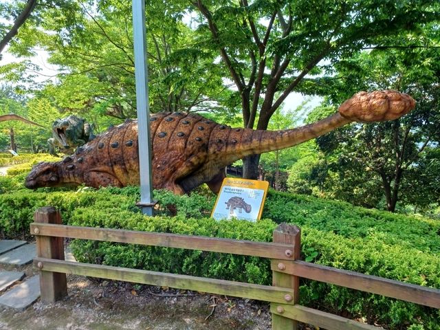 연인과 함께 걷는 로맨틱 공룡 산책로🦕💕