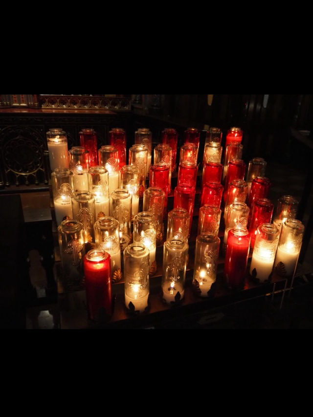 ⛪【光と祈りの空間へ！ノートルダム聖堂で心が震える瞬間】