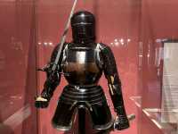 Kelvingrove Art Gallery and Museum: Glasgow's Best Treasure Trove! 🎨🛡️