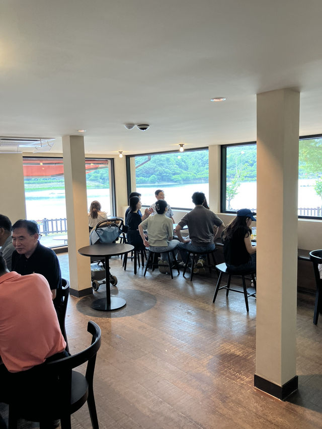 넓은 호수뷰와 함께하는 힐링카페, 파스쿠찌 율동공원점!