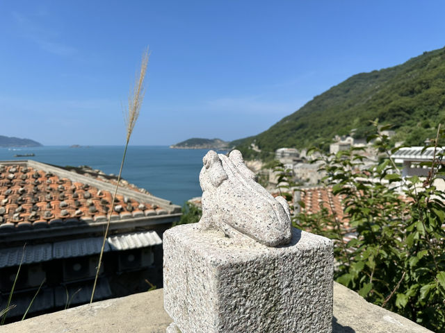 在最不像童話的地方，遇見最童話的主角。