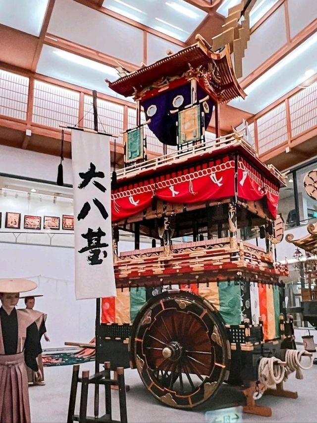 TAKAYAMA MATSURI YARAI KAIKAN.