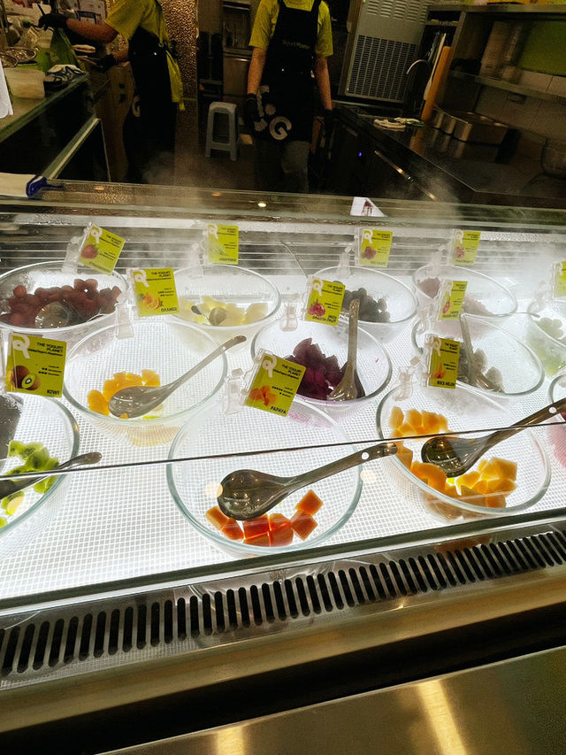 Yogurt Planet at Queensbay – Sweet Escape from the Heat!