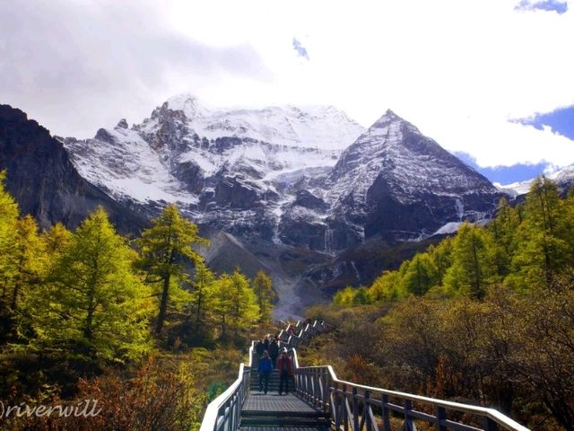 【中国】6000m級の神の山！稲城亜丁の「仙乃日」
