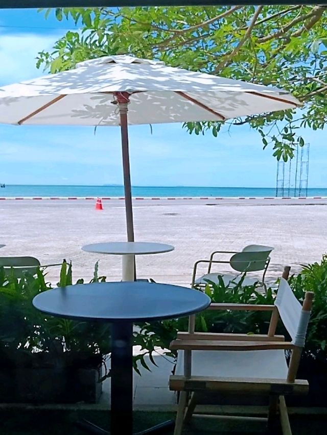 Little Green Cafe Samui: คาเฟ่มินิมอลใกล้ท่าเรือ