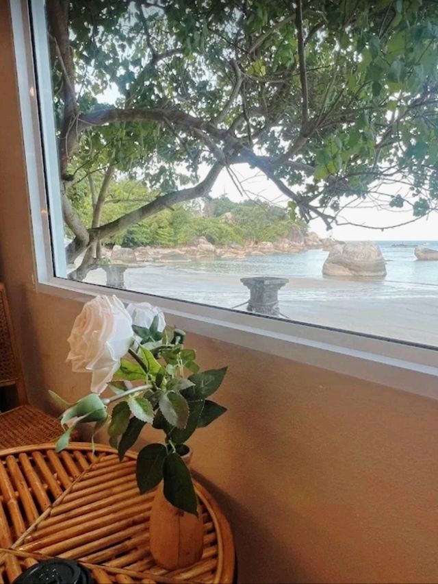 The Kelapa Samui: คาเฟ่ริมทะเลสไตล์บาหลี วิวสวย